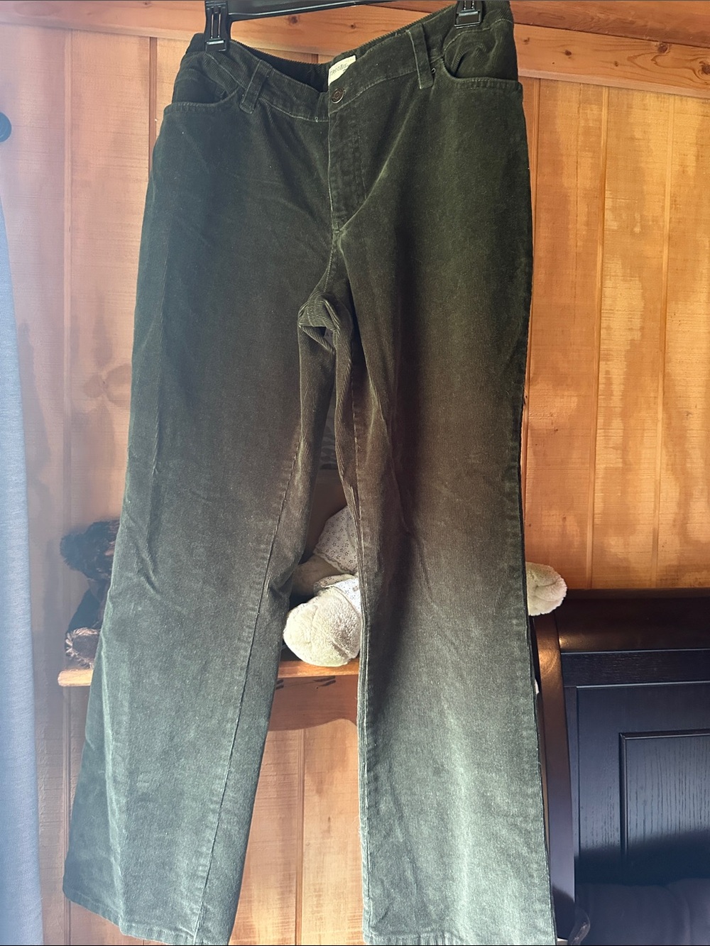 Size 10p St. John's Bay Women's Olive Green Boot-Cut Corduroy Pants 8261.5cv